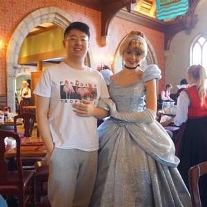 Meet your Posher, Carl